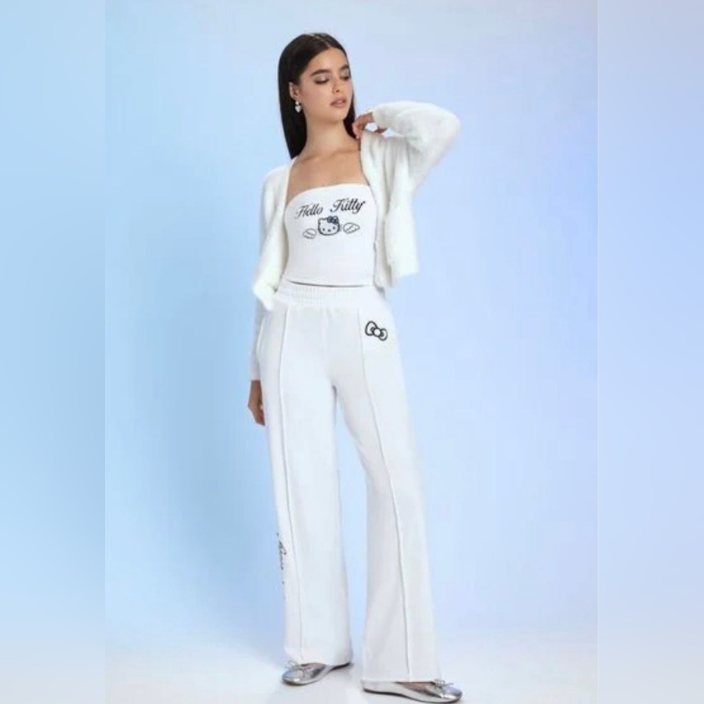 (SOLD) Forever 21 x Hello Kitty White Velour Pants Medium